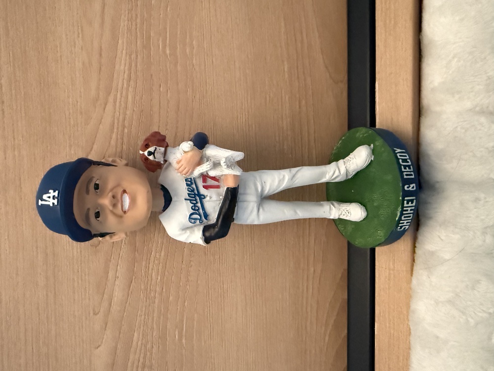 LA Dodger Otani and his dog, Decoy, Bobblehead - Picture 2 of 8